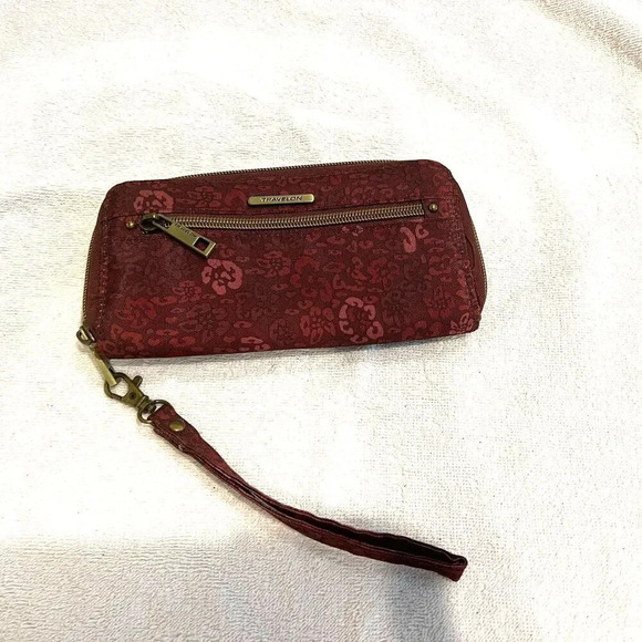 Travelon Womens Maroon Wristlet Wallet Nylon Floral Zip Accordion RFID Travel - Picture 2 of 8